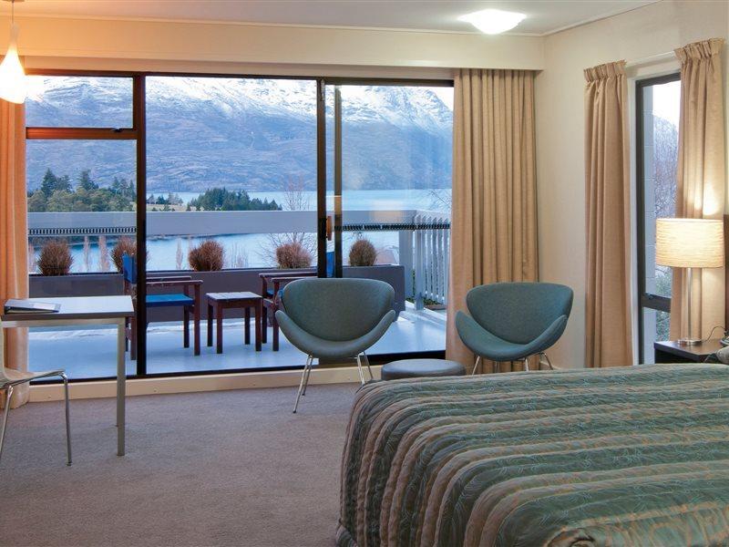 Copthorne & Lakeview