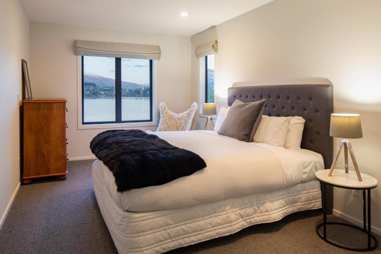 Lakefront Living - Exquisite Views - 3 Bedrooms Apartment Queenstown