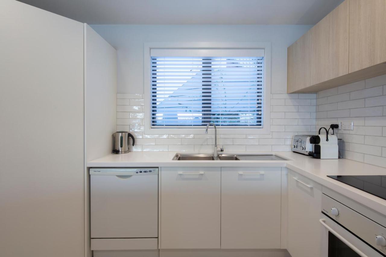 Lakefront Living - Exquisite Views - 3 Bedrooms