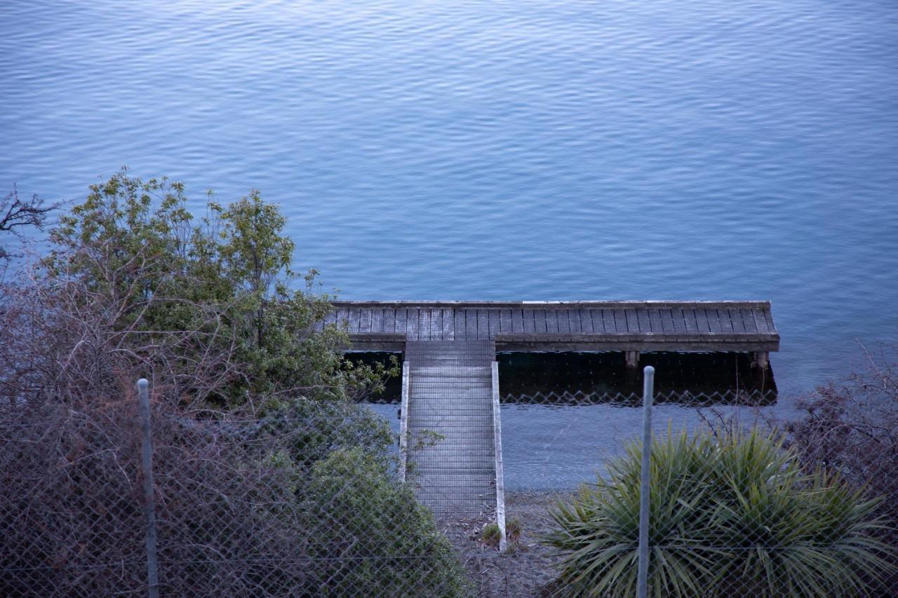 Lakefront Living - Exquisite Views - 3 Bedrooms Queenstown