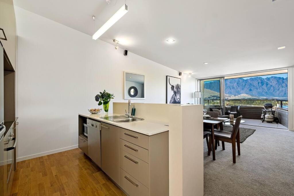 Apartment Toru - Eclectic With Delightful Views