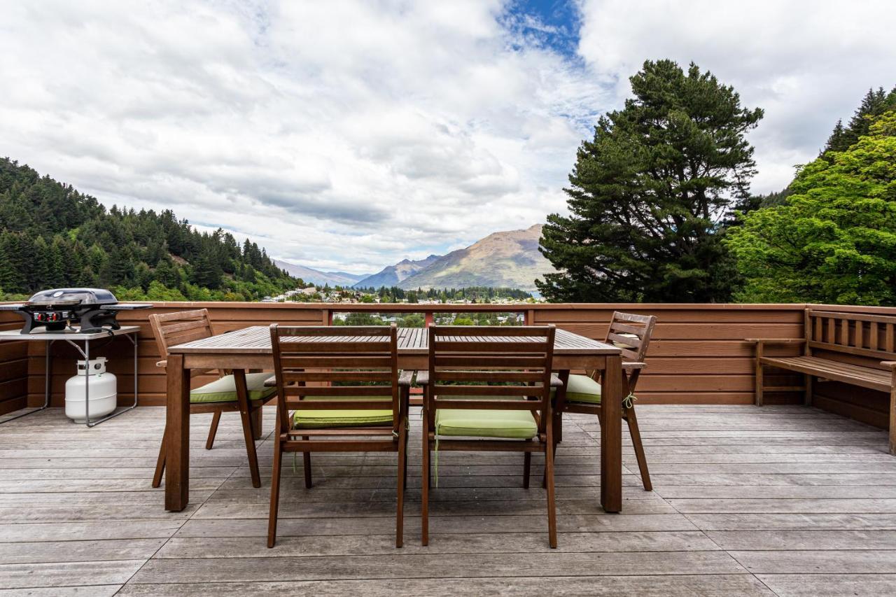 Hot Tub And Views Over - Entire House * Queenstown