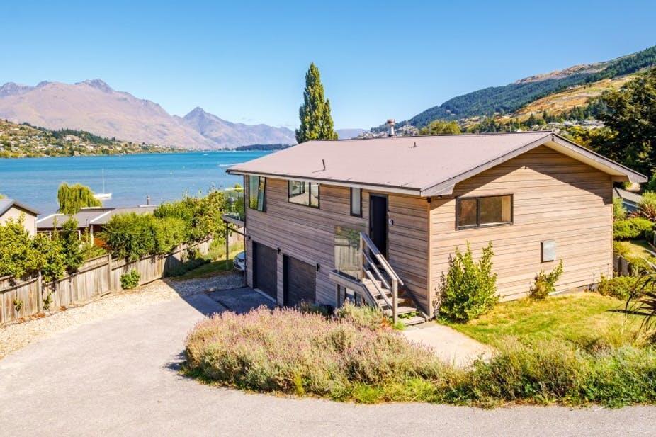 Homestay Pencarrow Lakeside