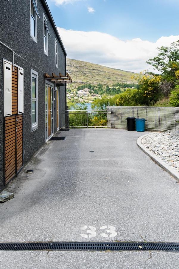 Luxury Lakeside Apartment Queenstown