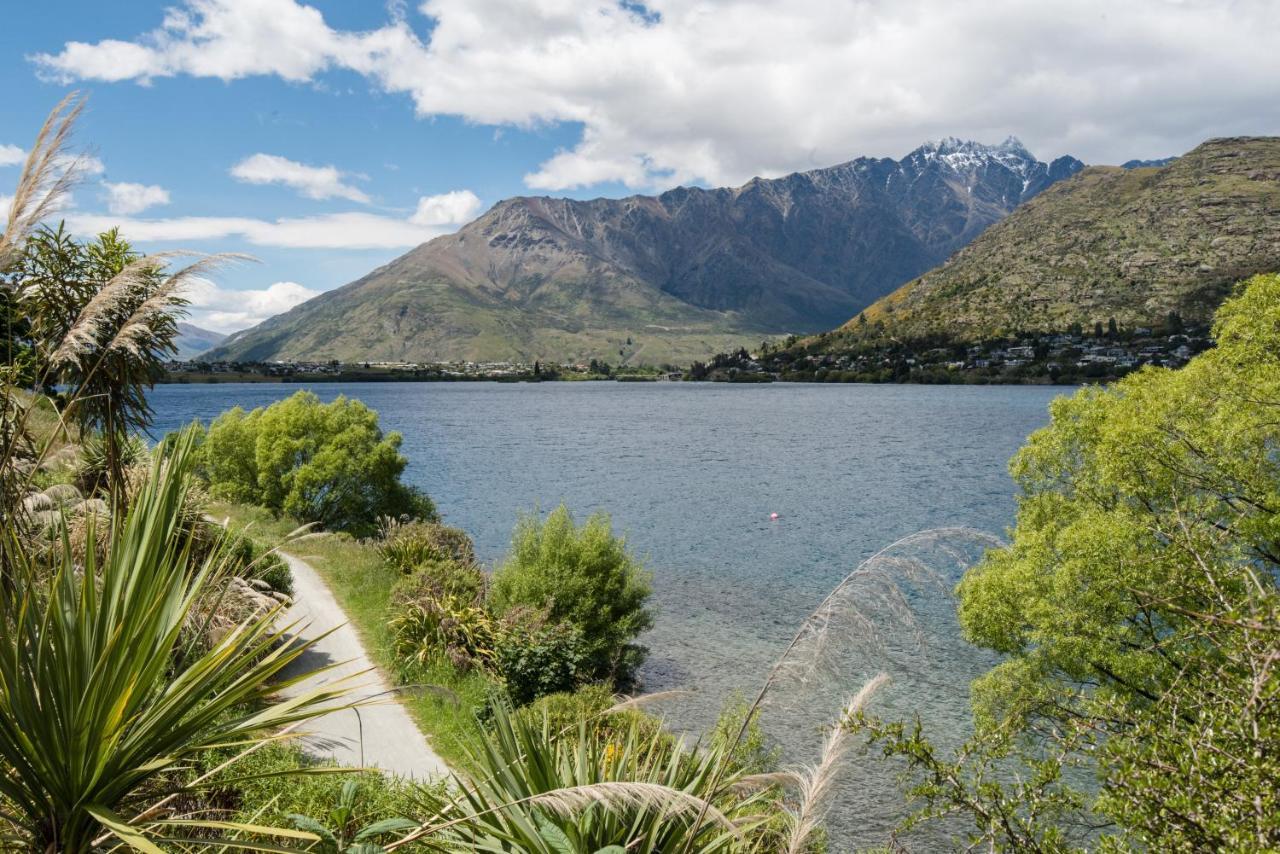 Luxury Lakeside * Queenstown