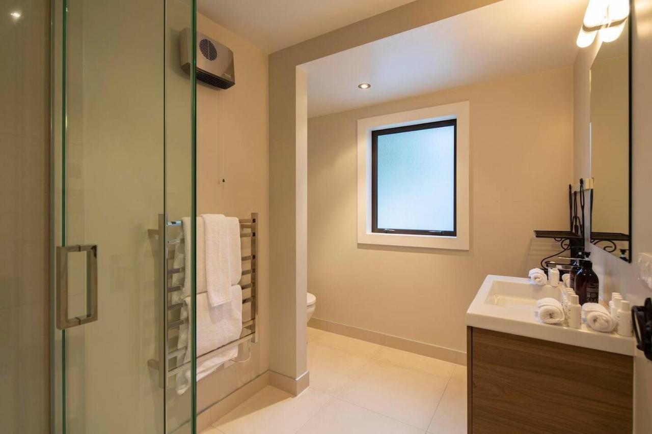 Kohanga Luxury Lakeside Villa By Amazing Accom Villa Queenstown