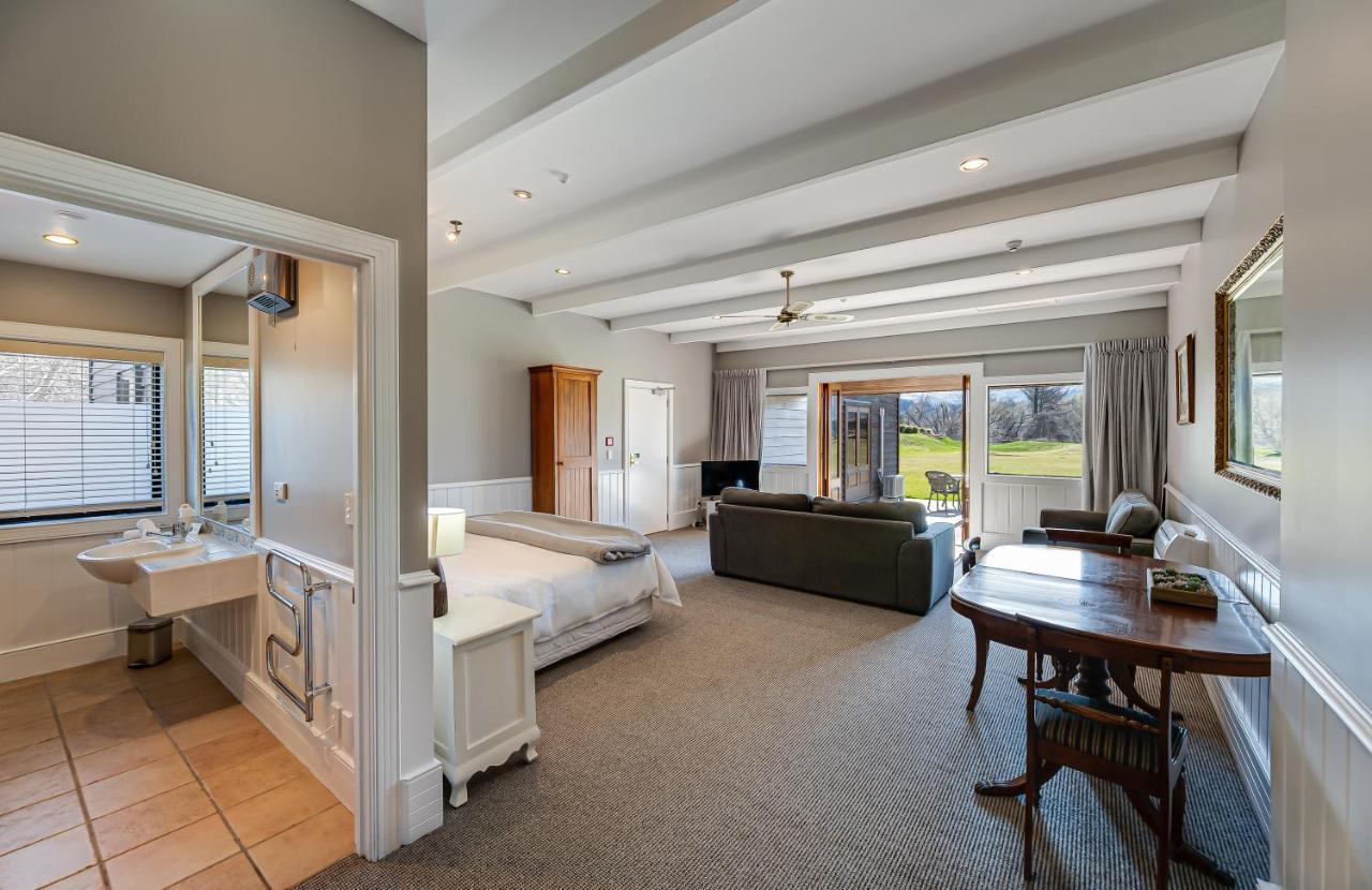 Manata Homestead &