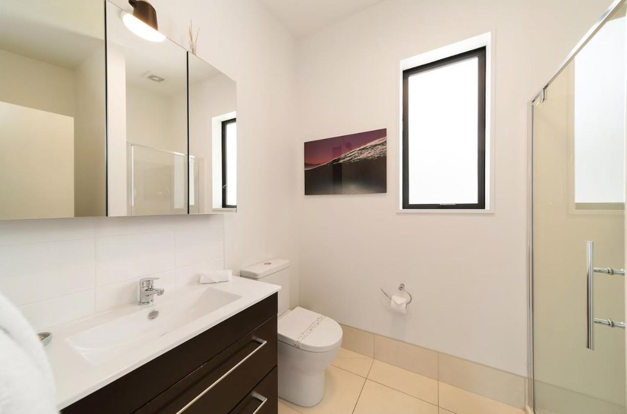 Apartment 'lakelife' Lake Front Queenstown
