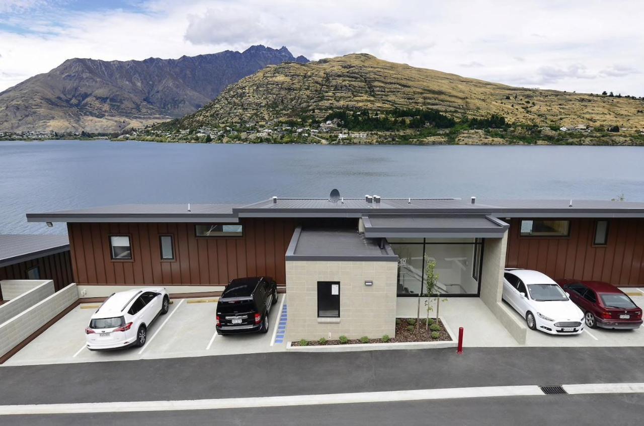 'lakelife' Lake Front Apartment