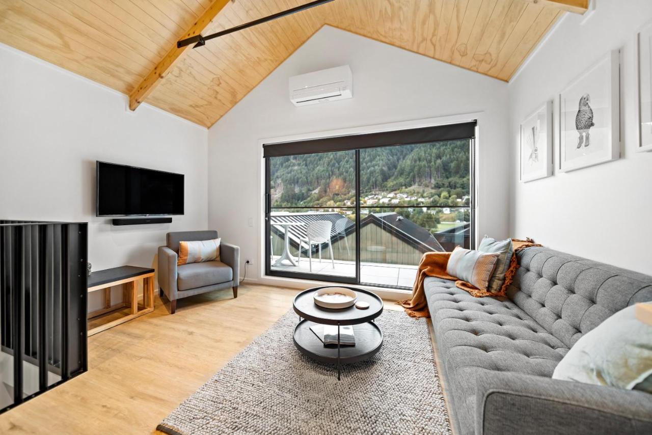 Mountain View 3 Bedroom Retreat Apartment *