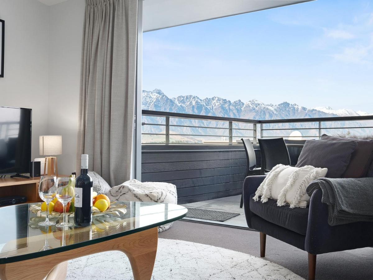 Happy Daze - * Queenstown