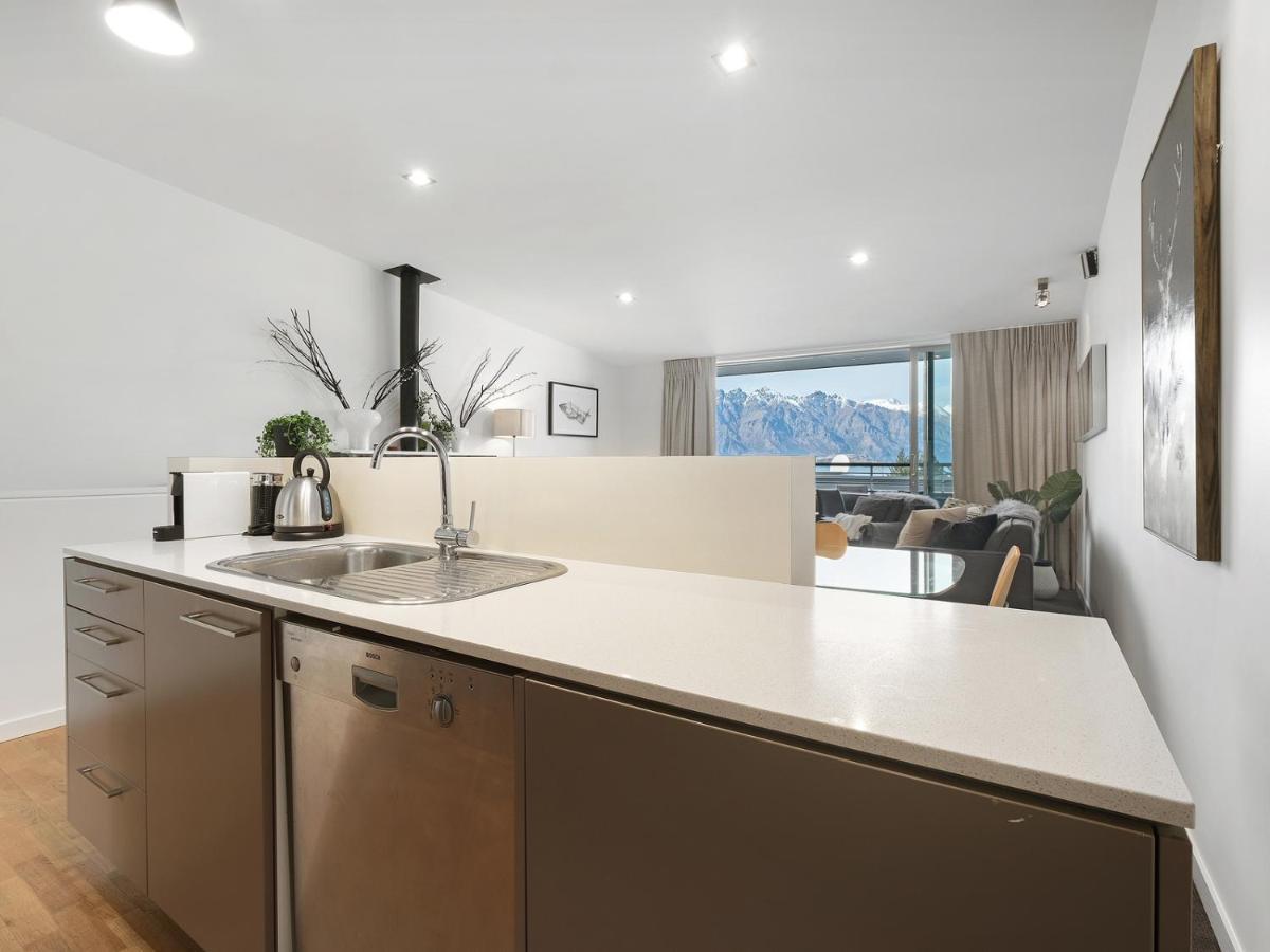 Apartment Happy Daze -