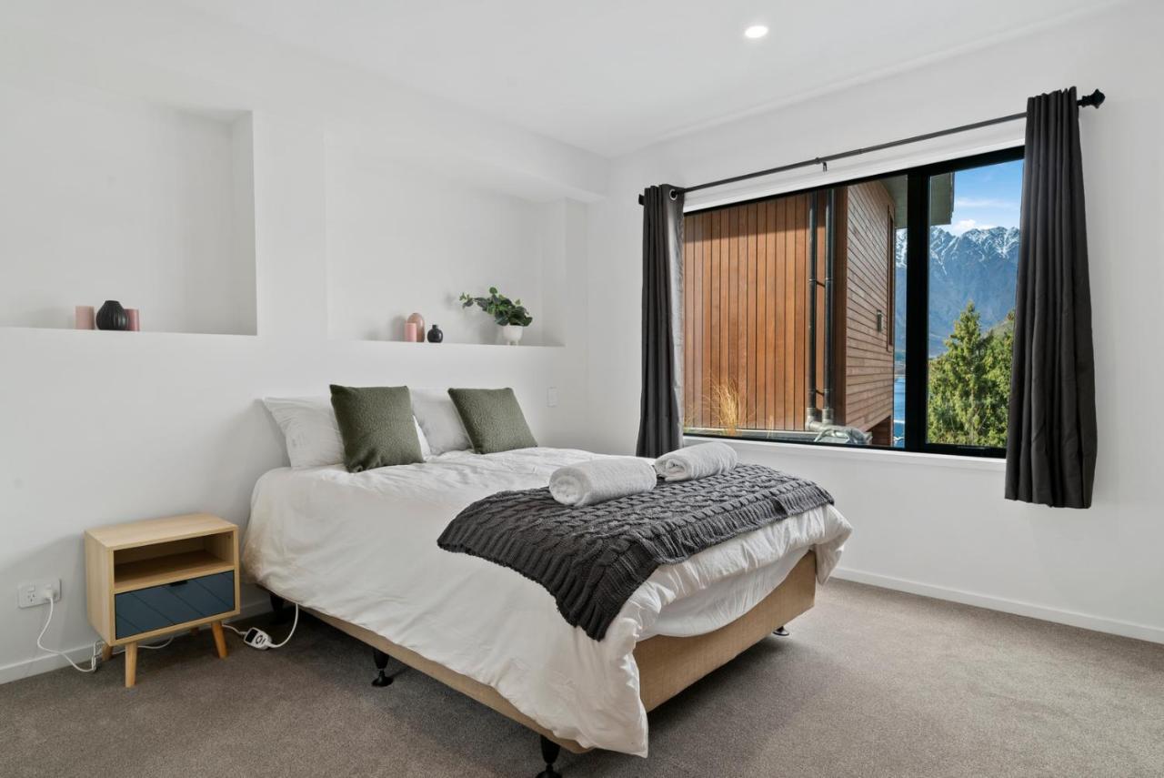 Holiday home Lakeside Bliss - *