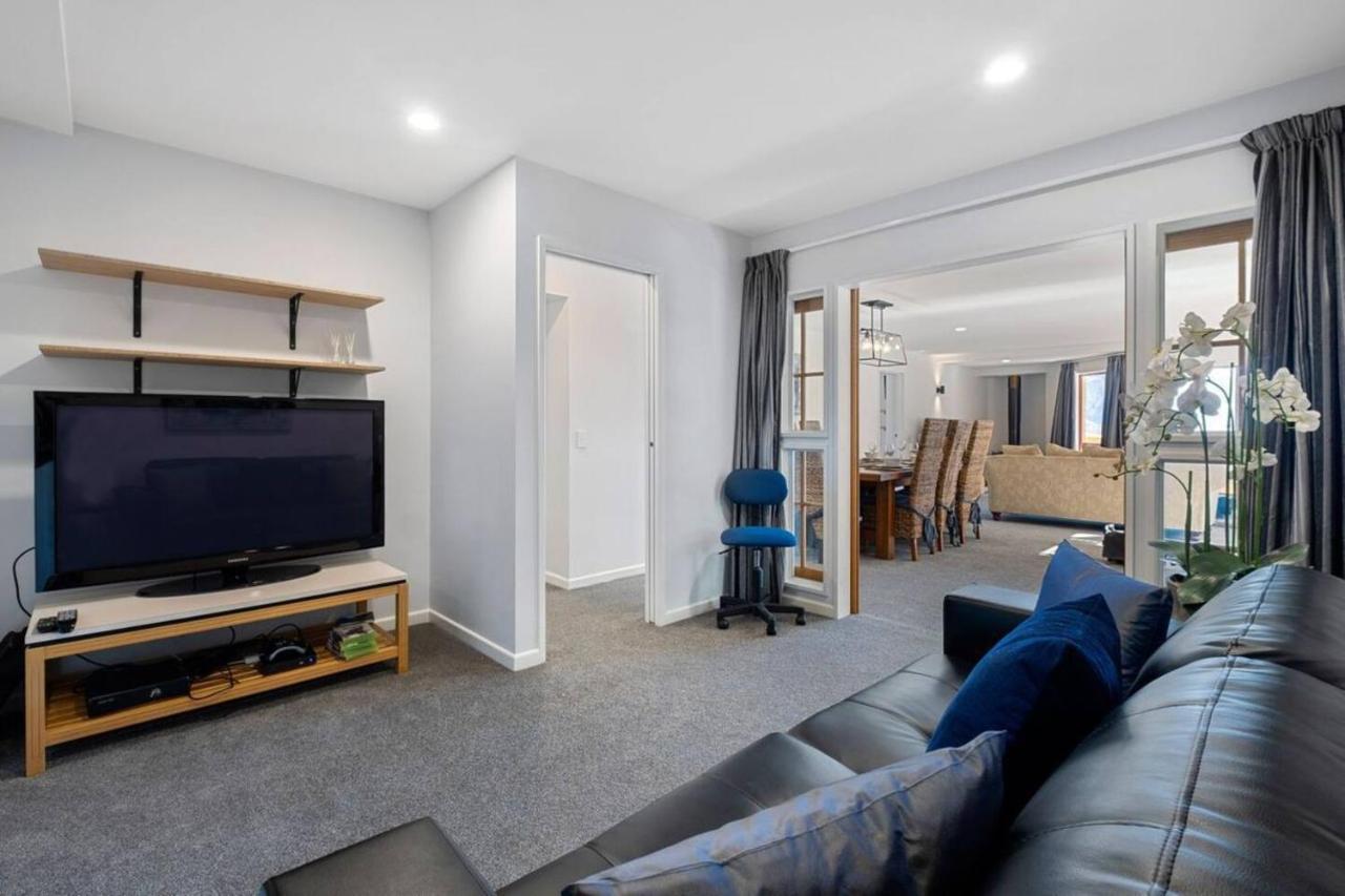 Magnificent With Great Views! Apartment Queenstown