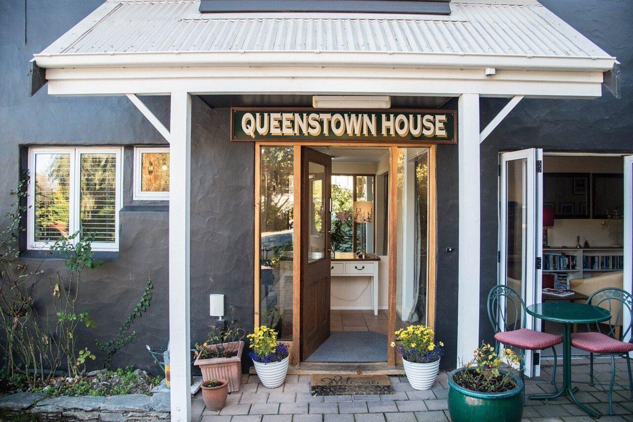 Bed & Breakfast House And