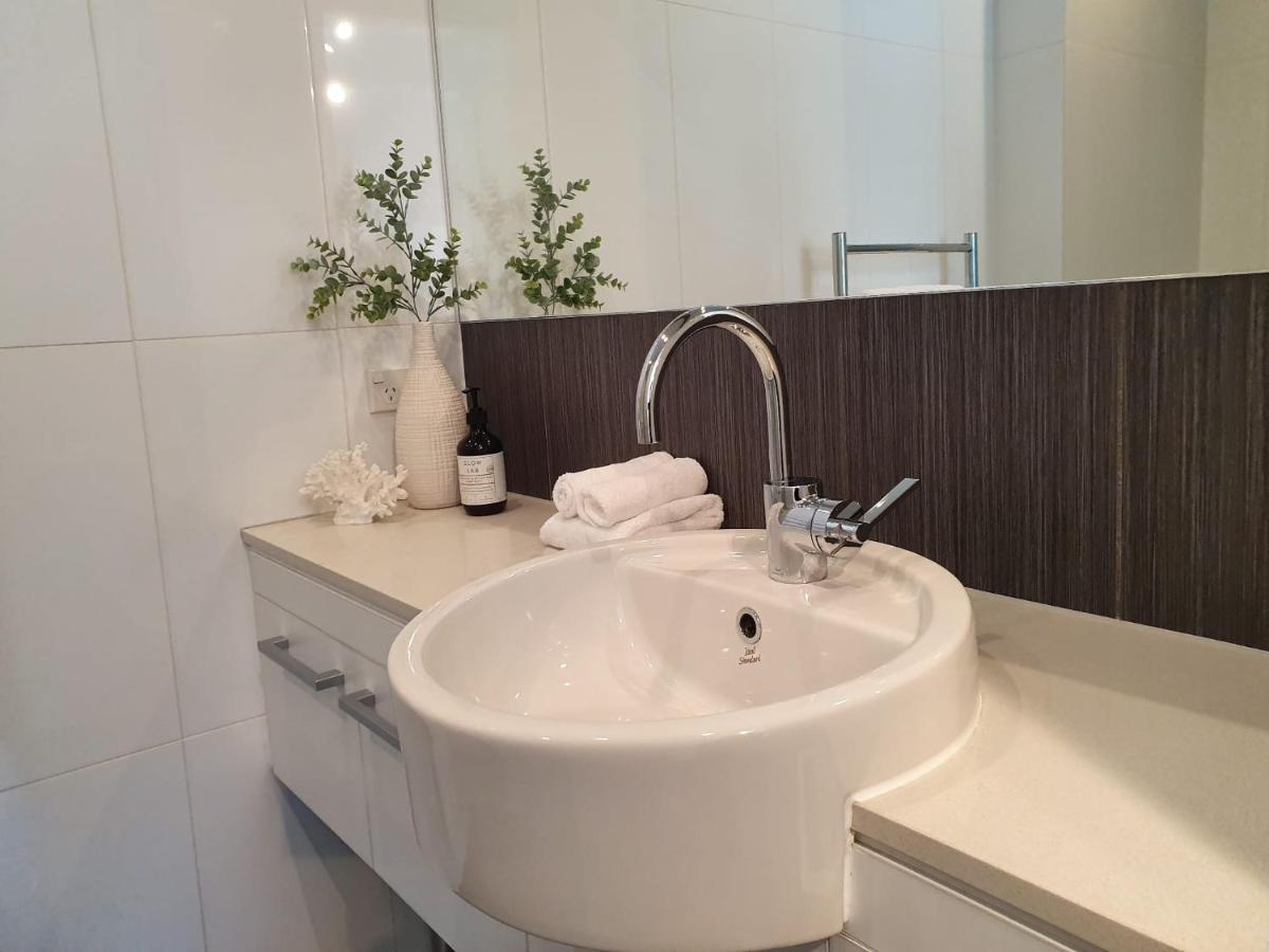 Stylish Haven Luxury Interiors In Prime Location Apartment Queenstown