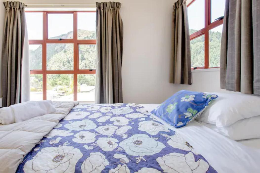 Holiday home Hot Tub And Views Over - Entire House Queenstown