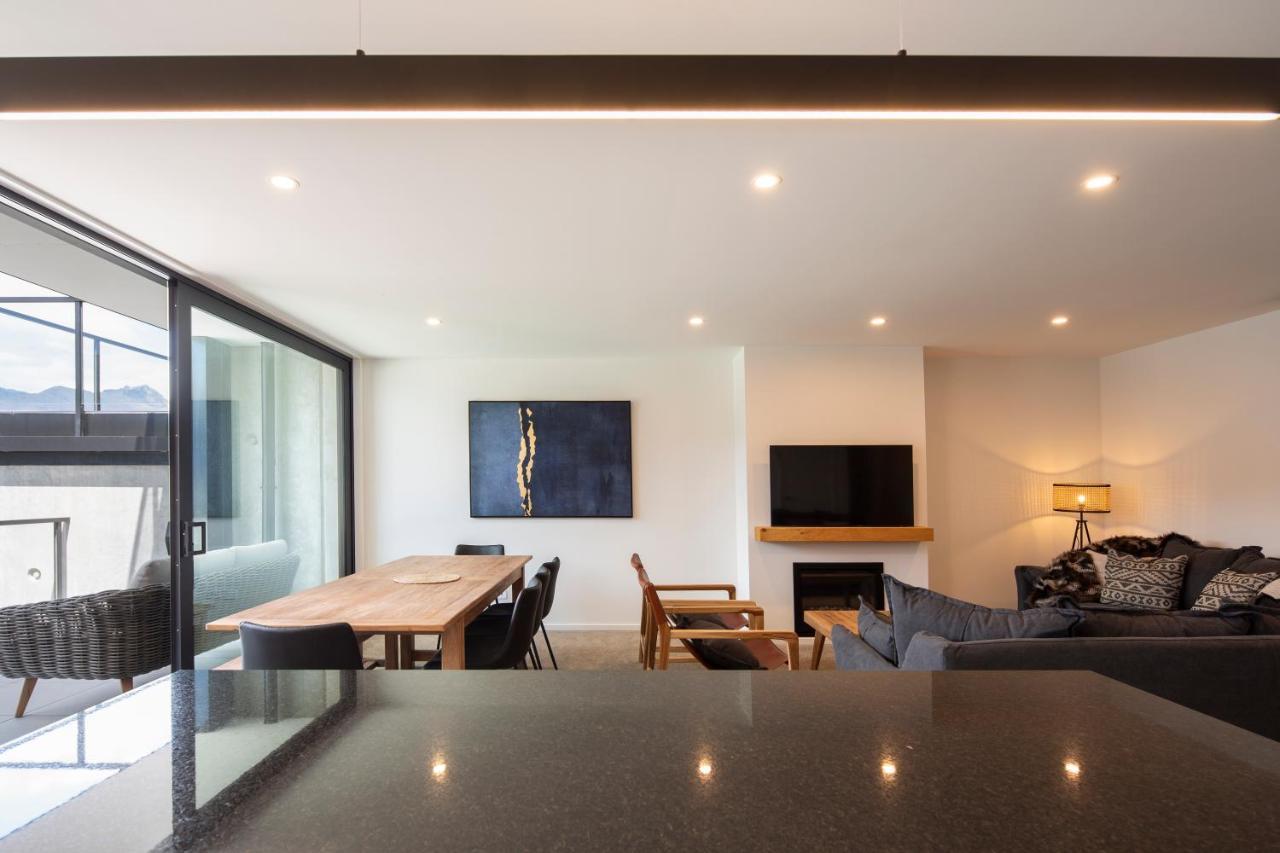 4 Bedroom With Elevated Views Of Wakatipu & The Remarkables Holiday home Queenstown