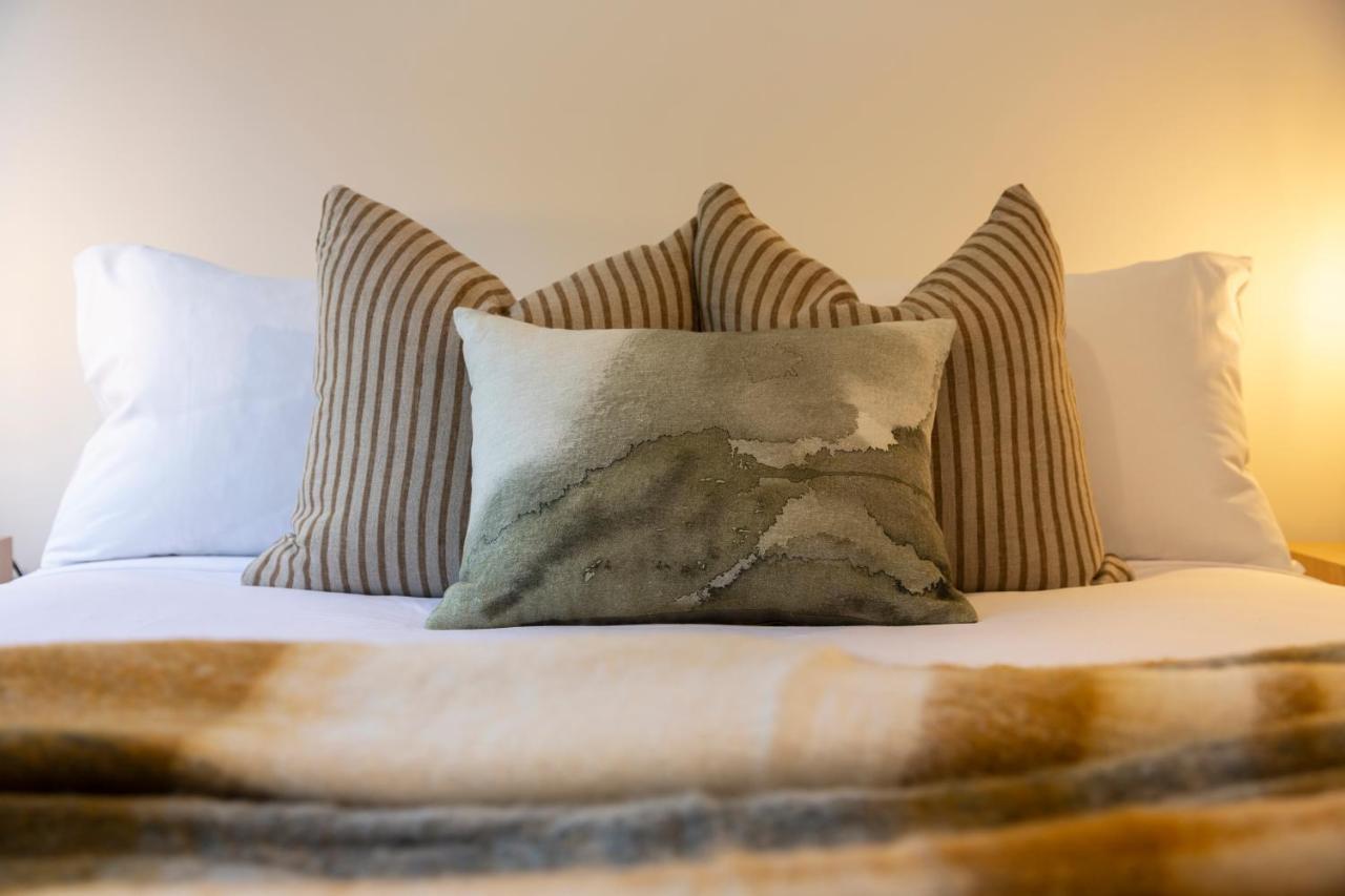 4 Bedroom With Elevated Views Of Wakatipu & The Remarkables Holiday home