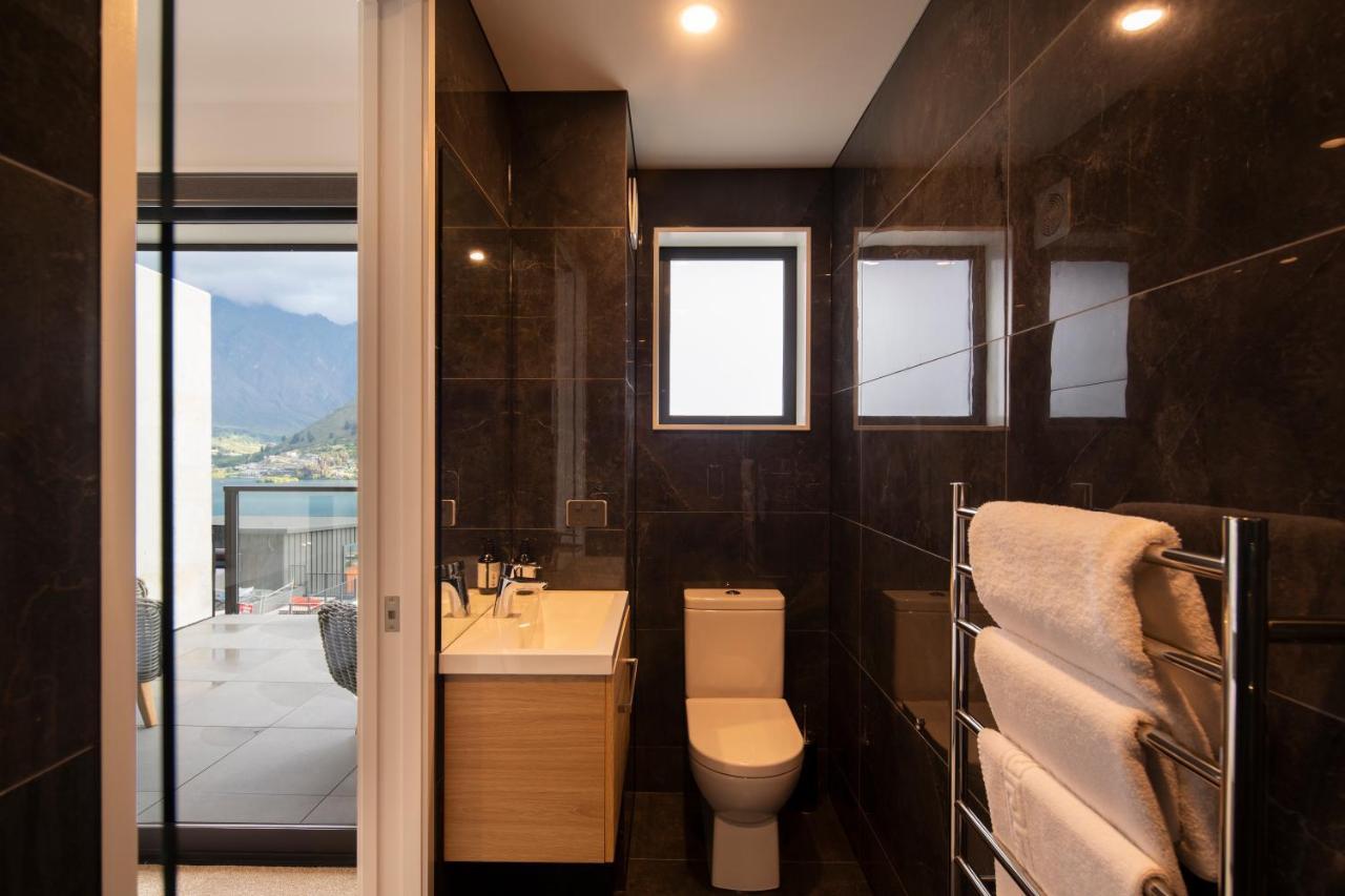 4 Bedroom With Elevated Views Of Wakatipu & The Remarkables Holiday home