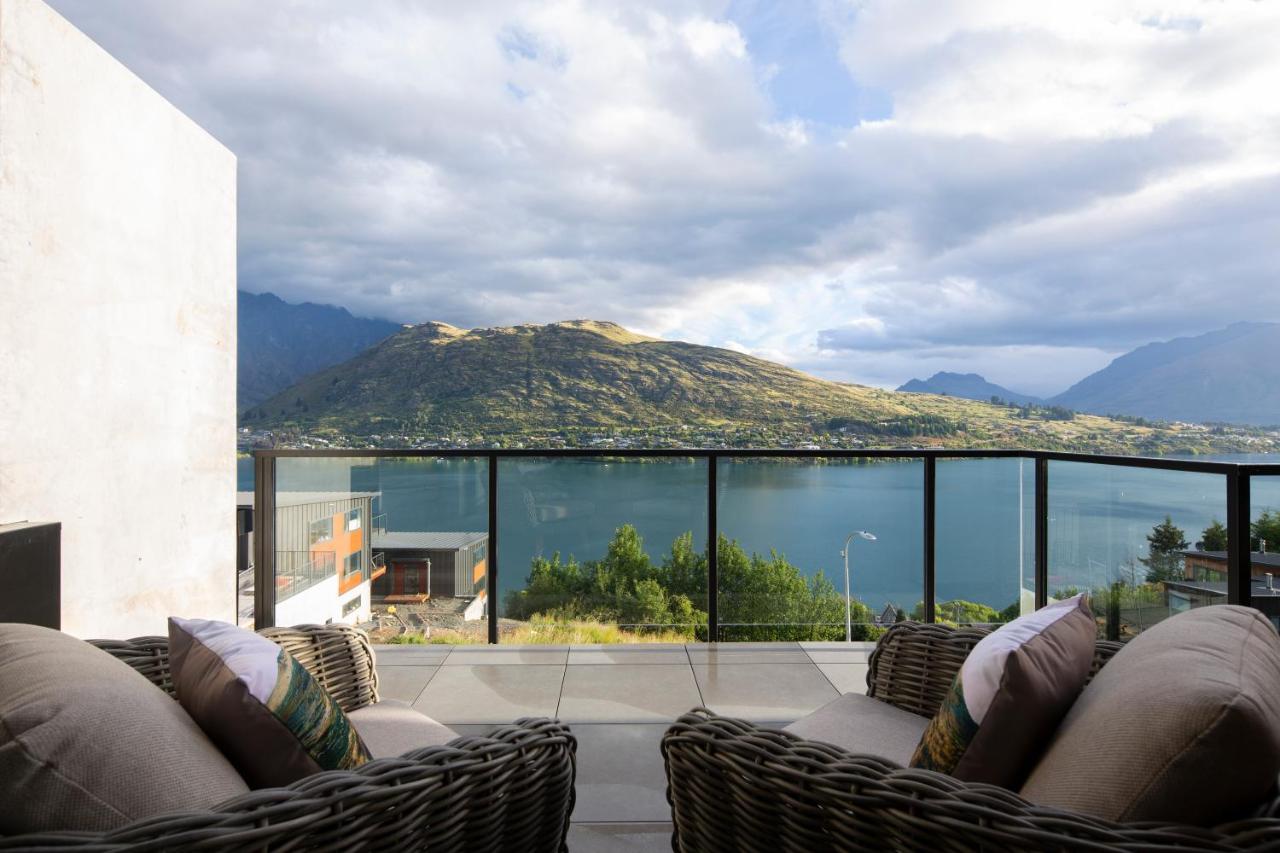 4 Bedroom With Elevated Views Of Wakatipu & The Remarkables *