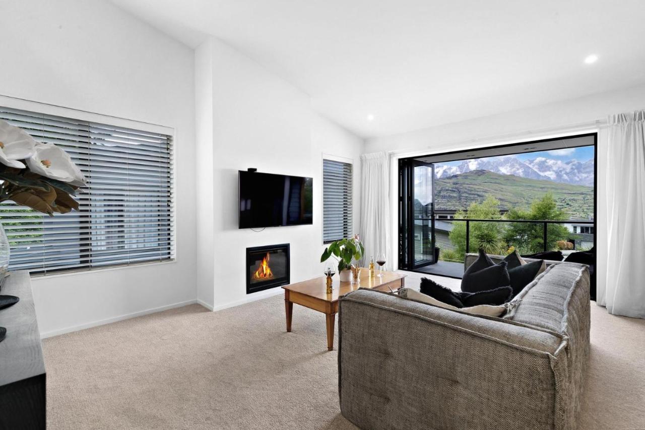 Samantha Lane Queenstown