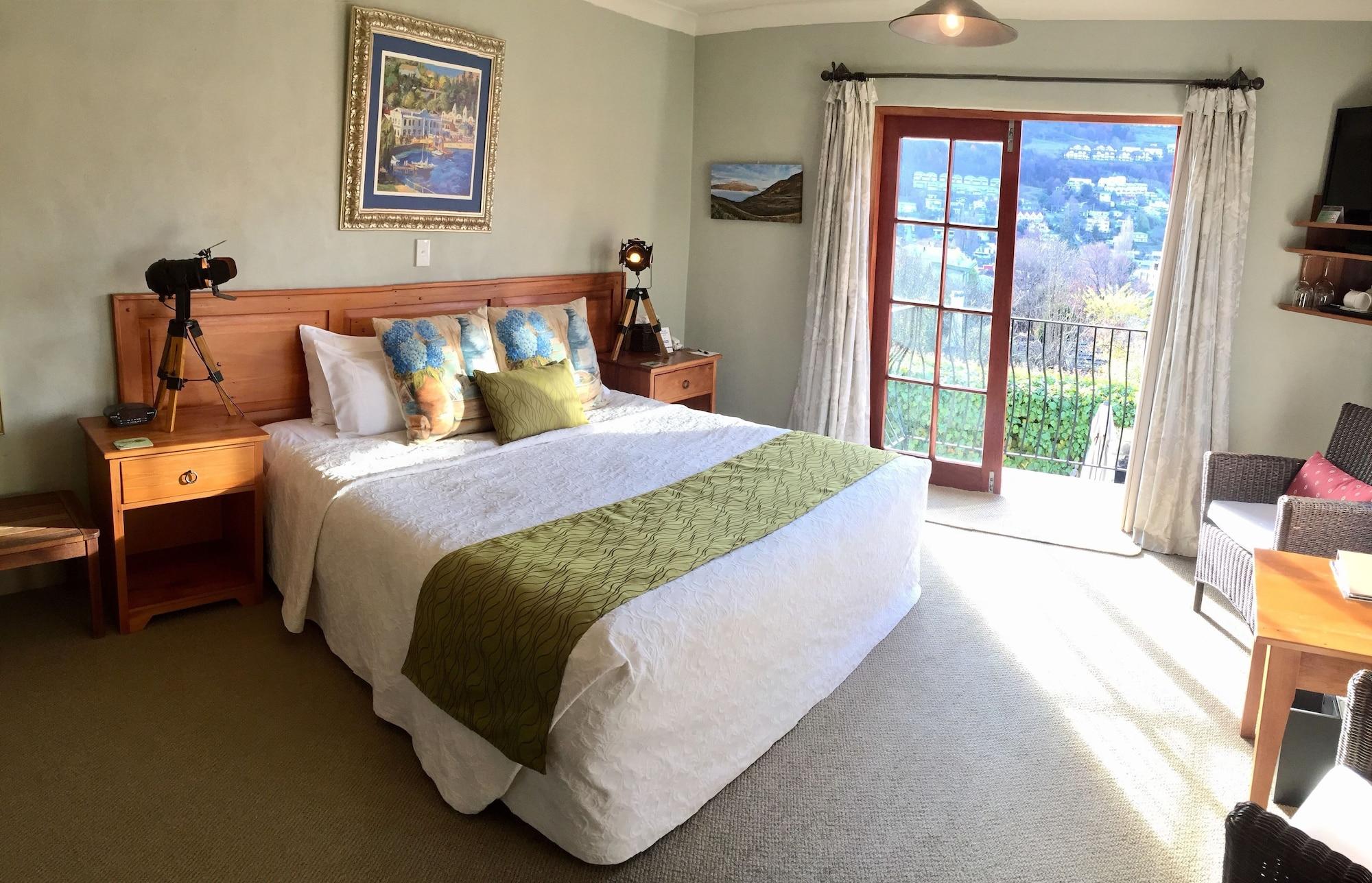 Browns Boutique 4* Queenstown