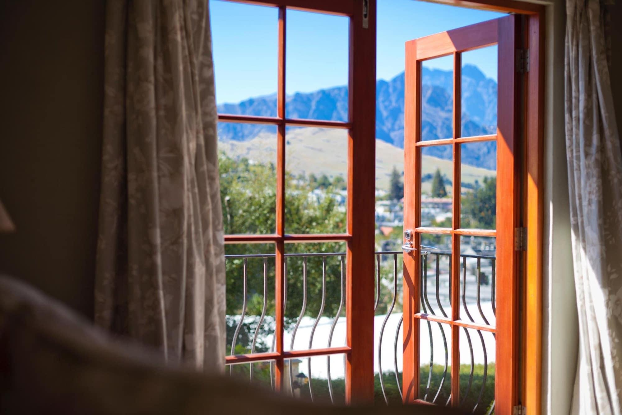 Browns Boutique Bed & Breakfast 4*