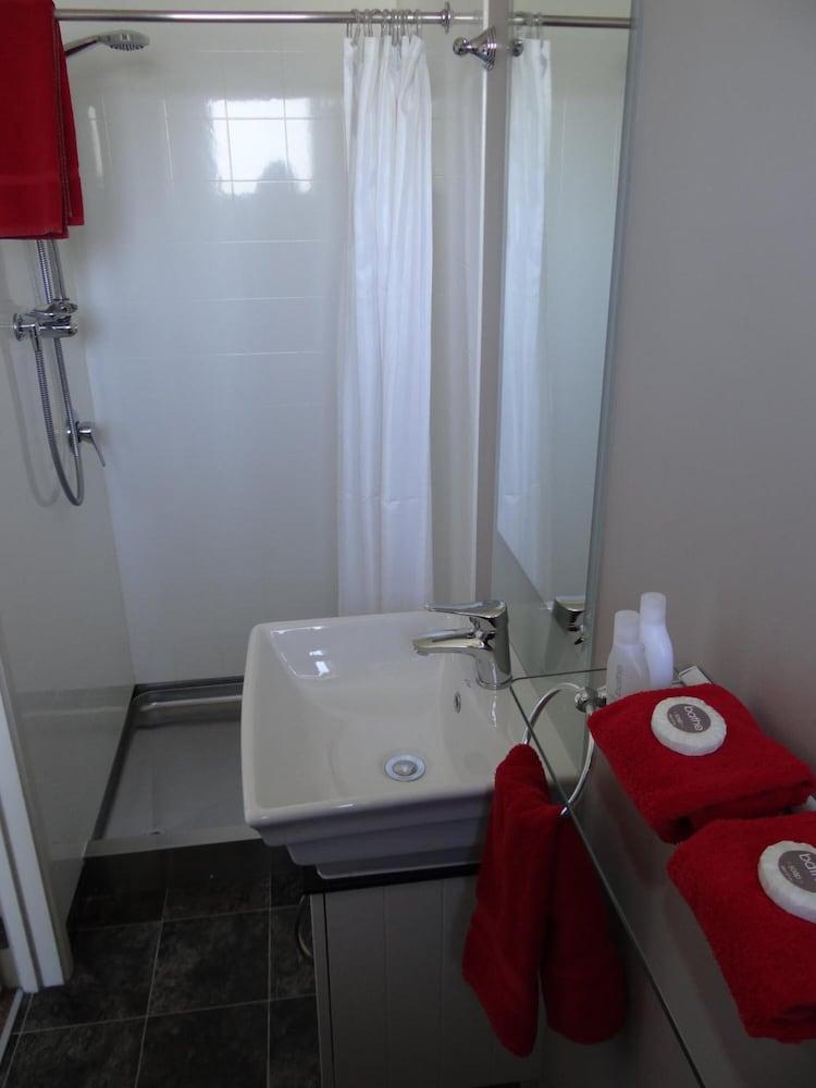 Chalet Queenstown Bed & Breakfast