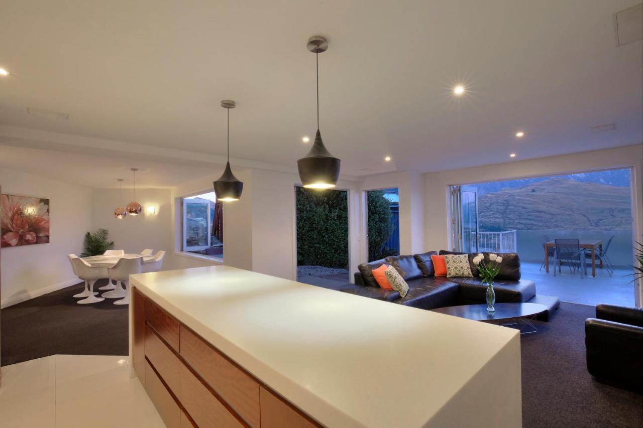 Hensman Haven - *