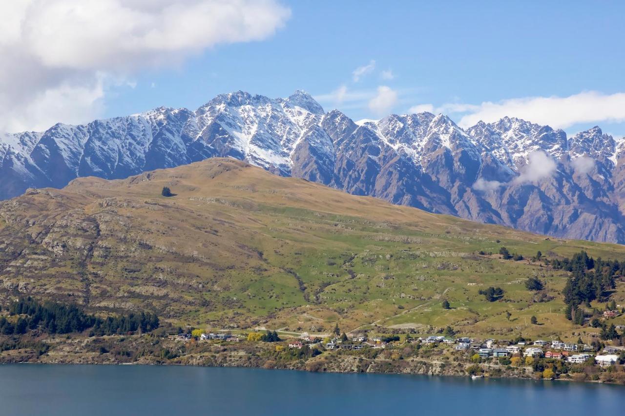 Paradise Peaks -