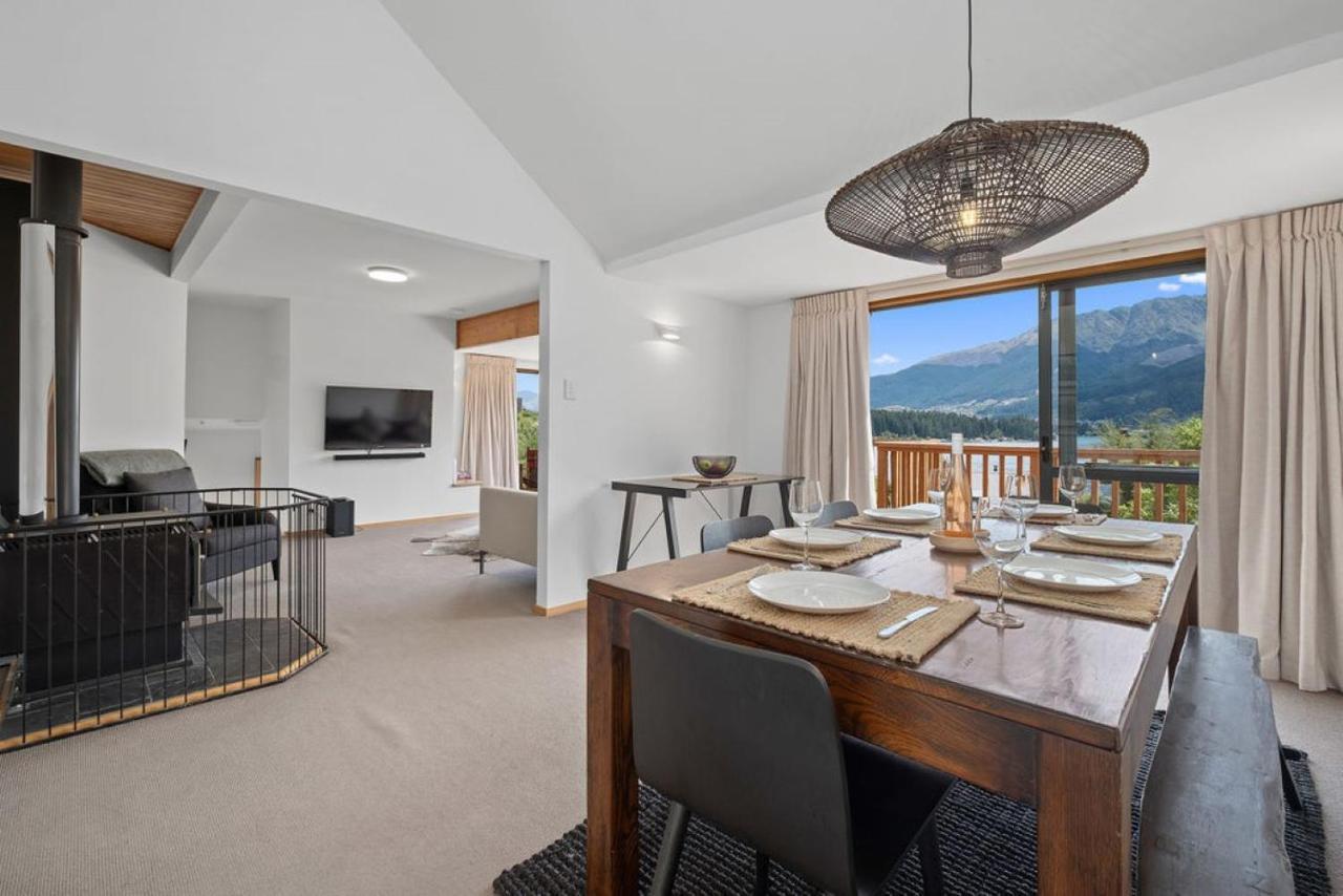 Holiday home Lakehouse - Water Taxi To Queenstown! *