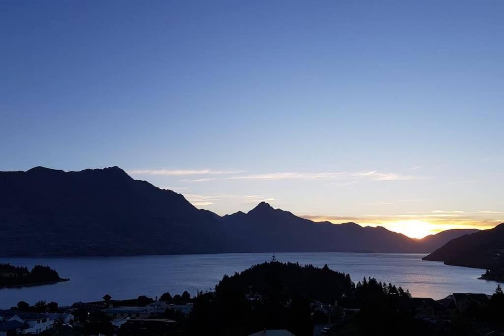 Apartment Awesome - Amazing Mountain & Views *