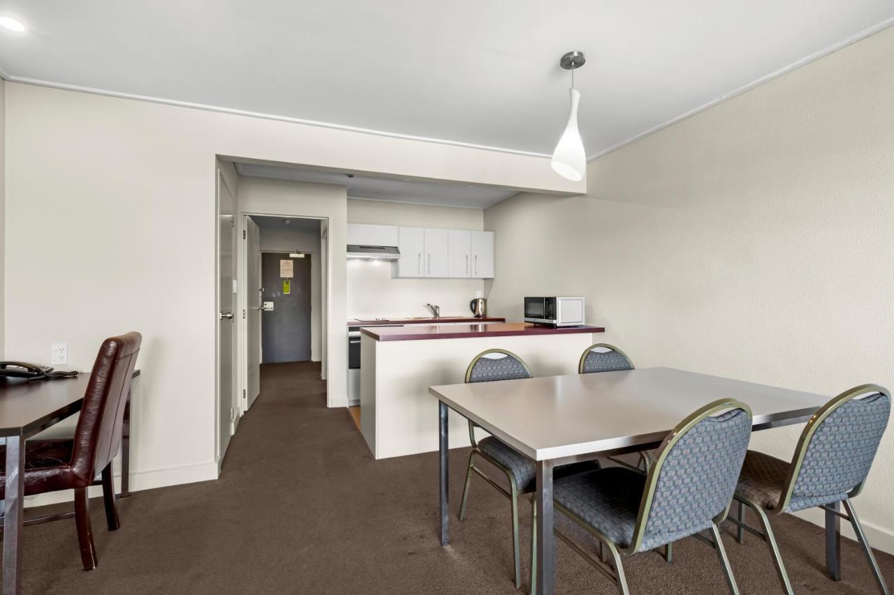 Hotel Copthorne & Lakeview 4*