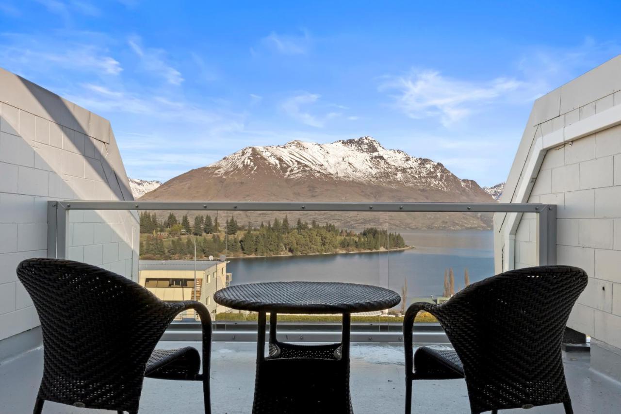 Hotel Copthorne & Lakeview 4*