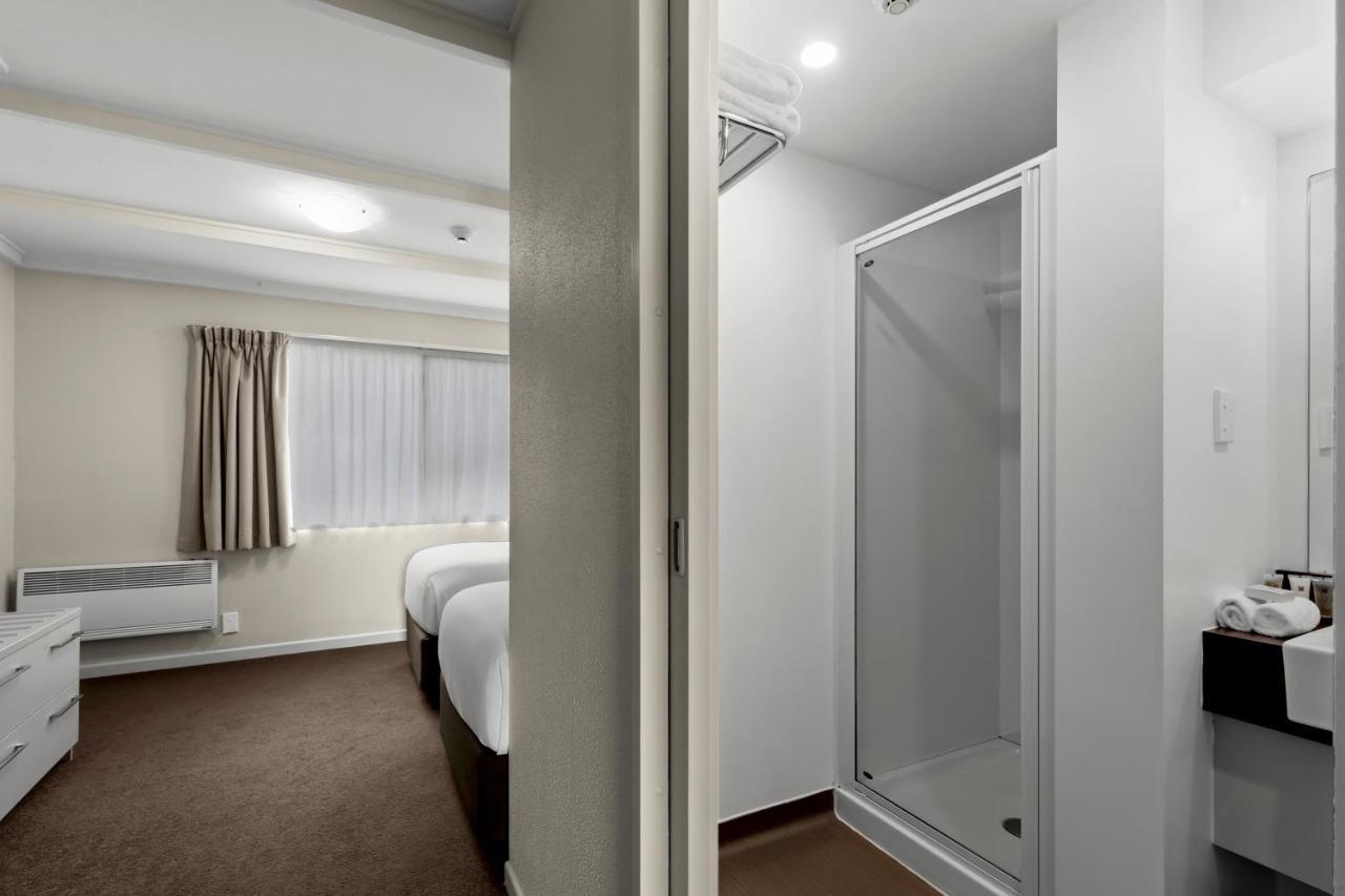 Copthorne & Lakeview 4*