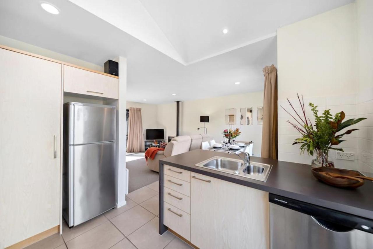 Sunshine Bay Escape - Close To Apartment