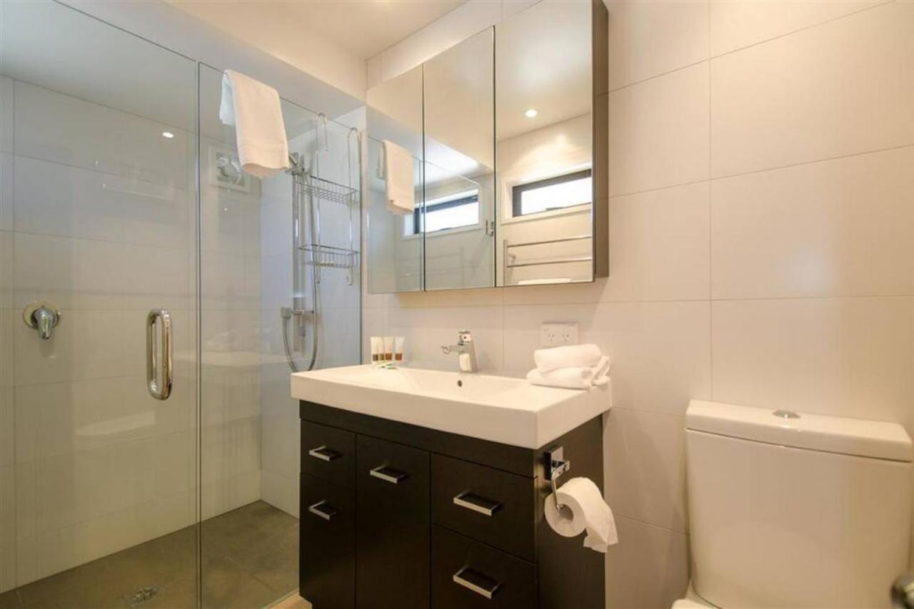10 - Short Walk To Town Apartment *