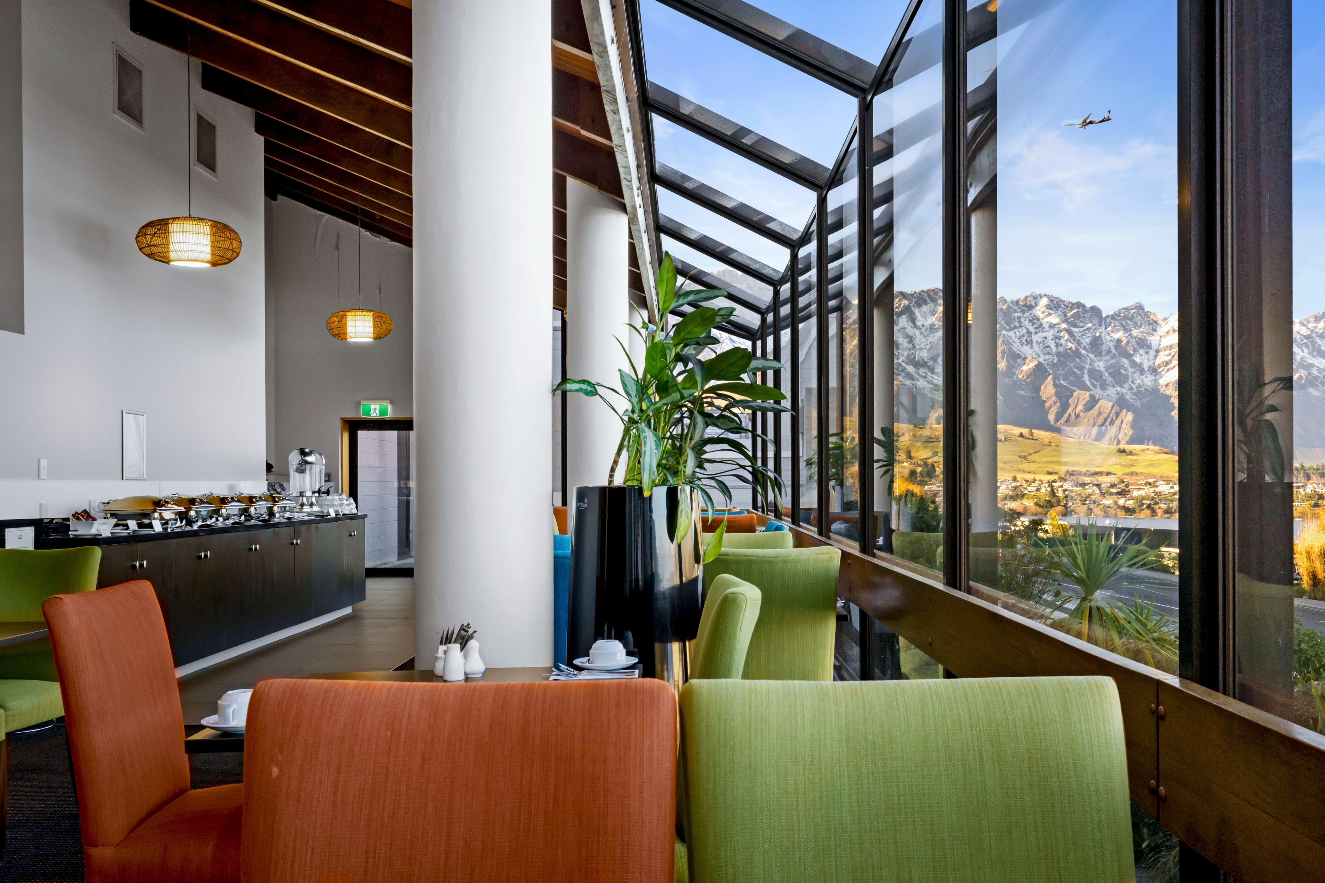 Copthorne & Lakeview Hotel