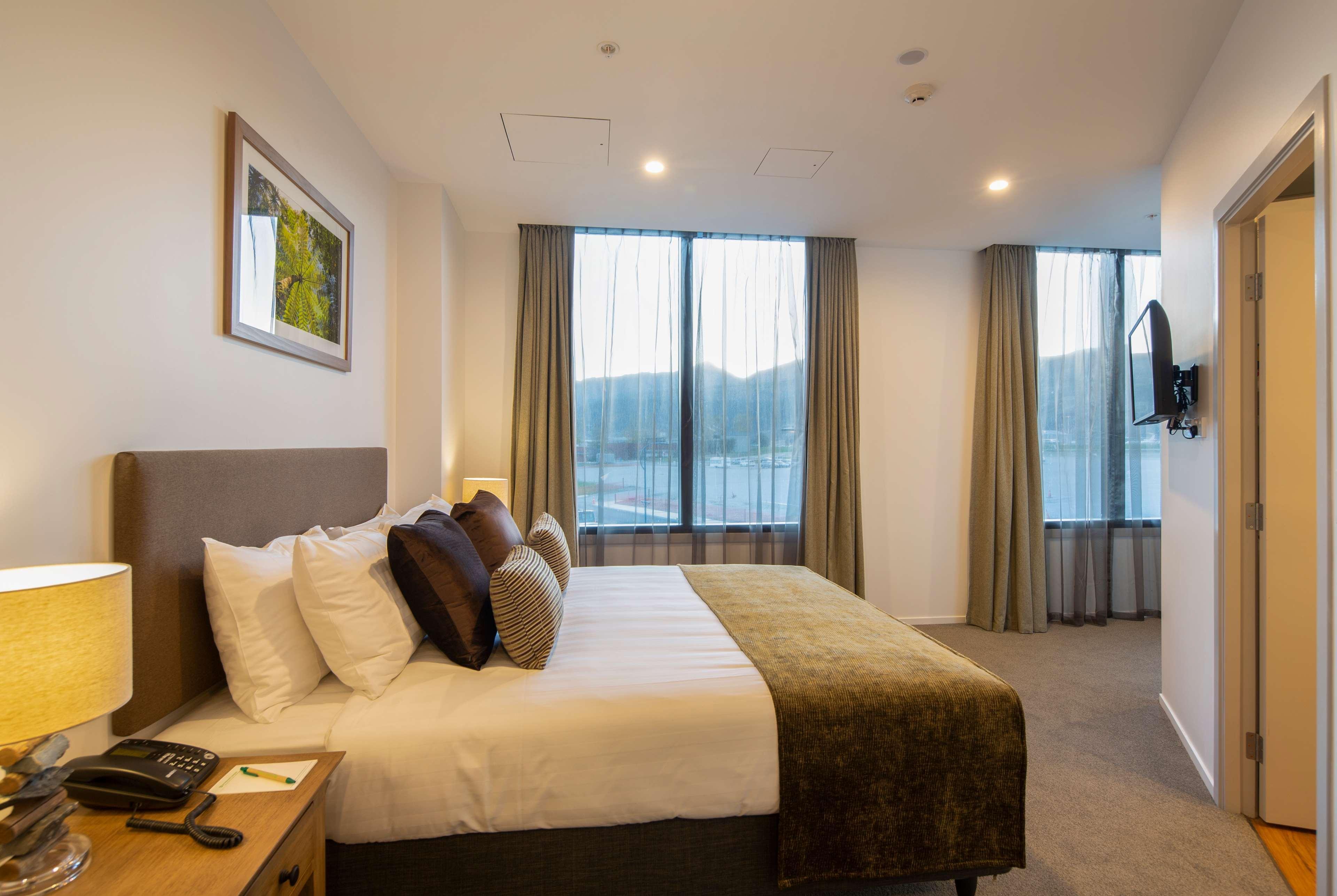 Wyndham Garden Remarkables Park Hotel 4*