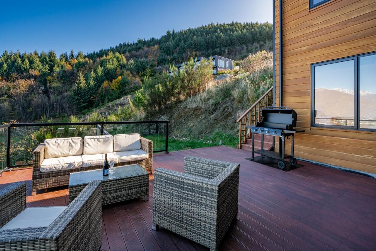 A Luckie Charm - 5-bedroom Townhouse With Spectacular View