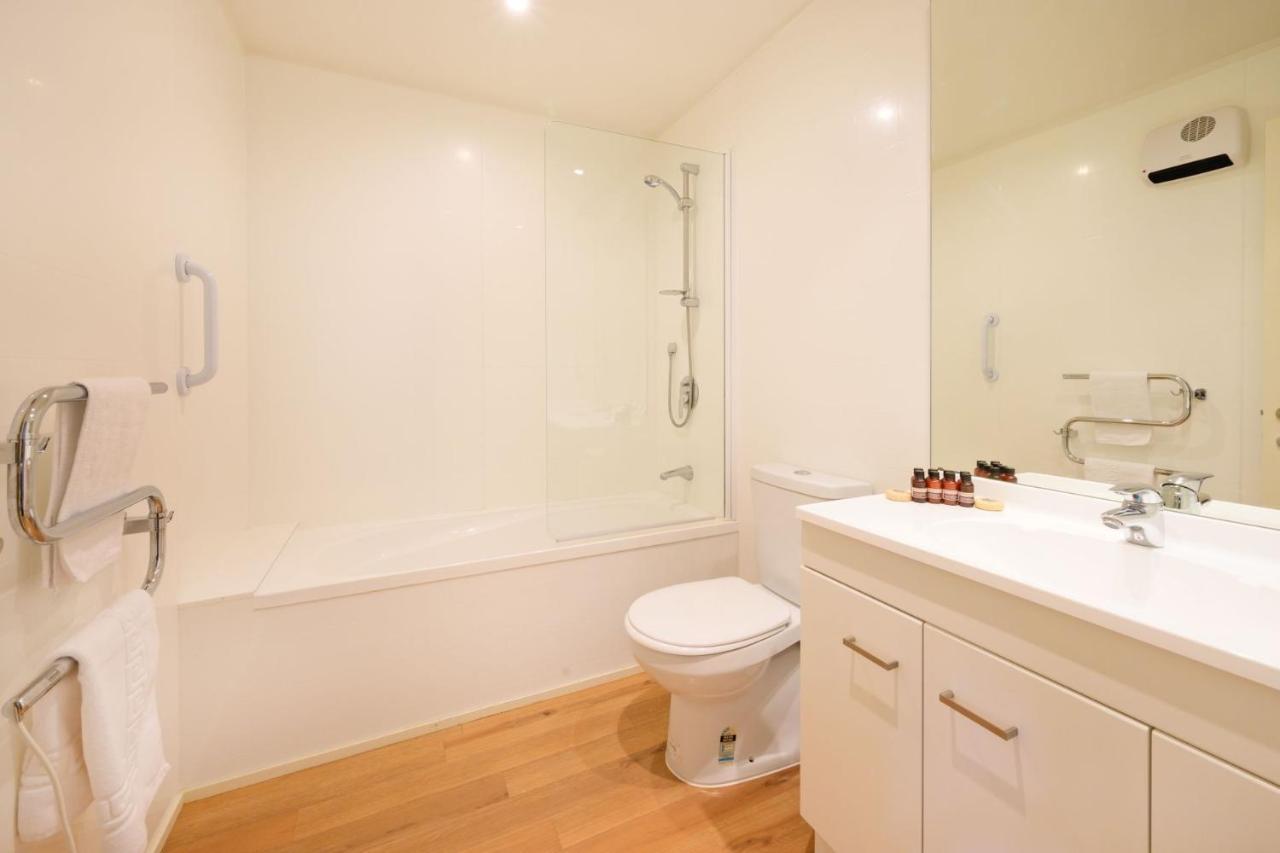 Charming Jewel Of Quartz * Queenstown