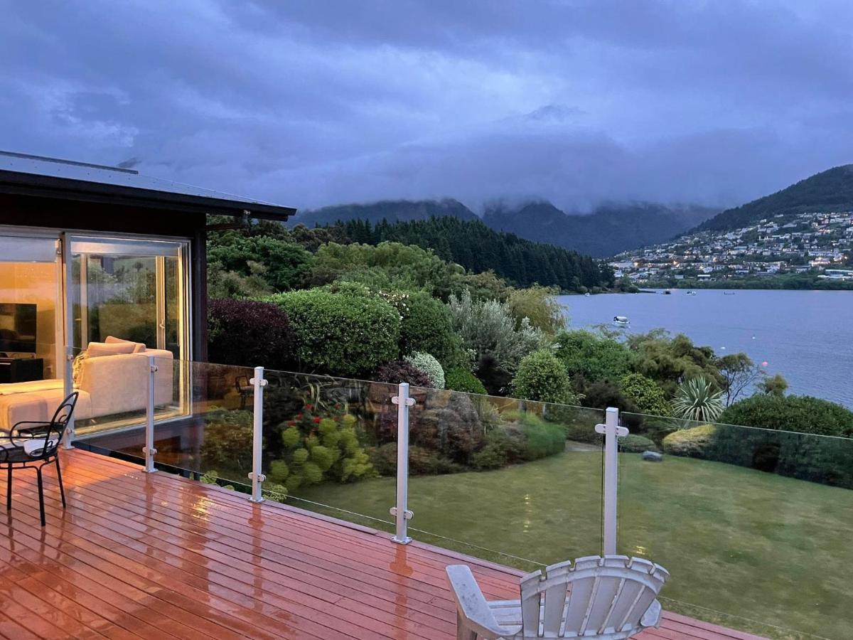 Peninsular Lakefront *