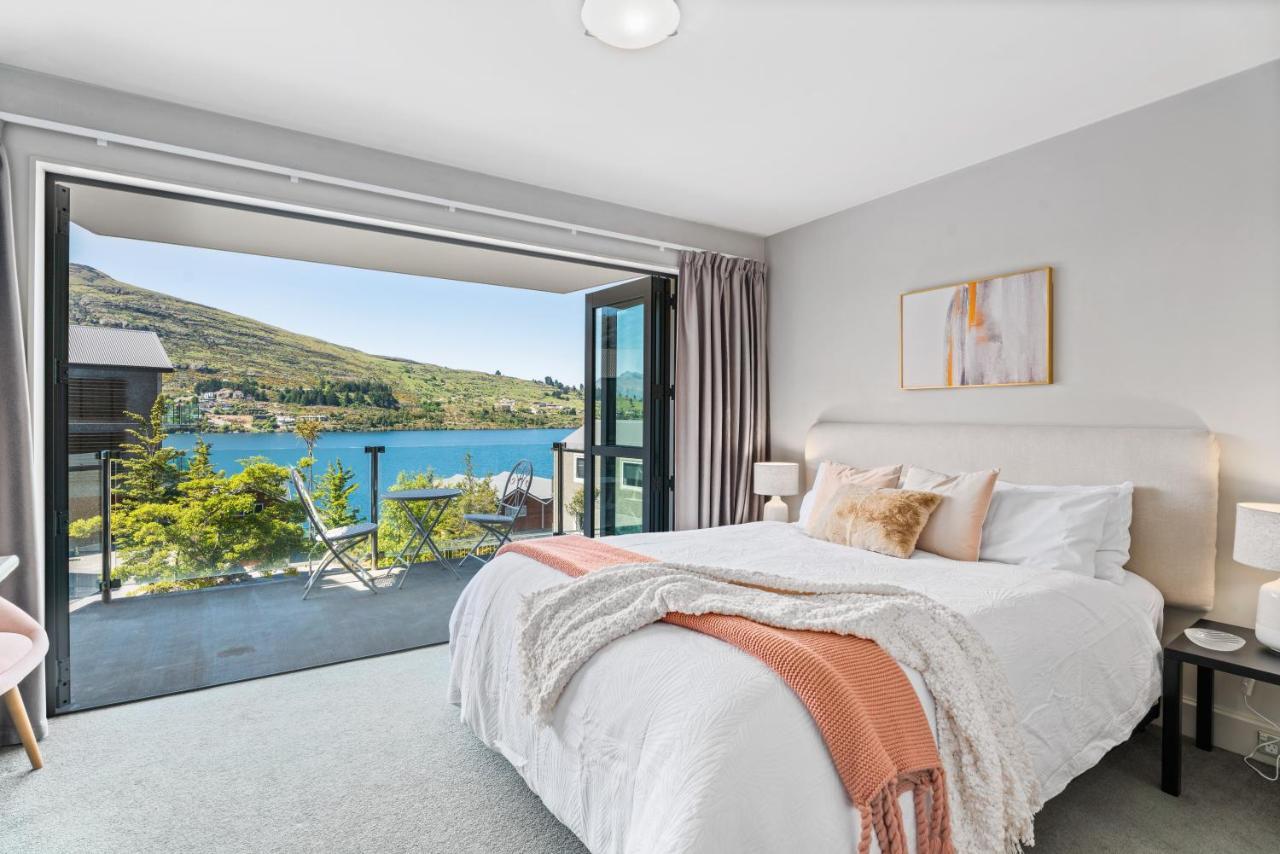 Apartment Lakefront Getaway