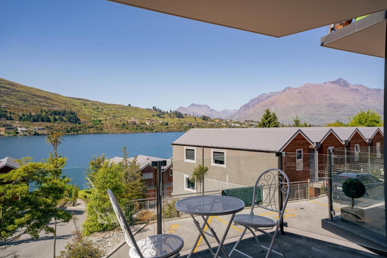 Apartment Lakefront Getaway *