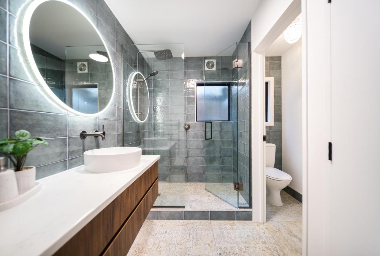 Tahuna Lakefront Luxury, Location