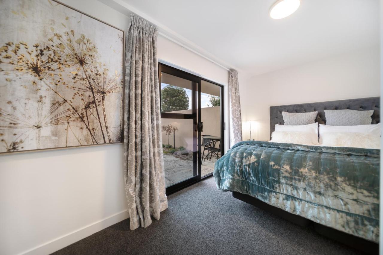Apartment Tahuna Lakefront Luxury, Location *