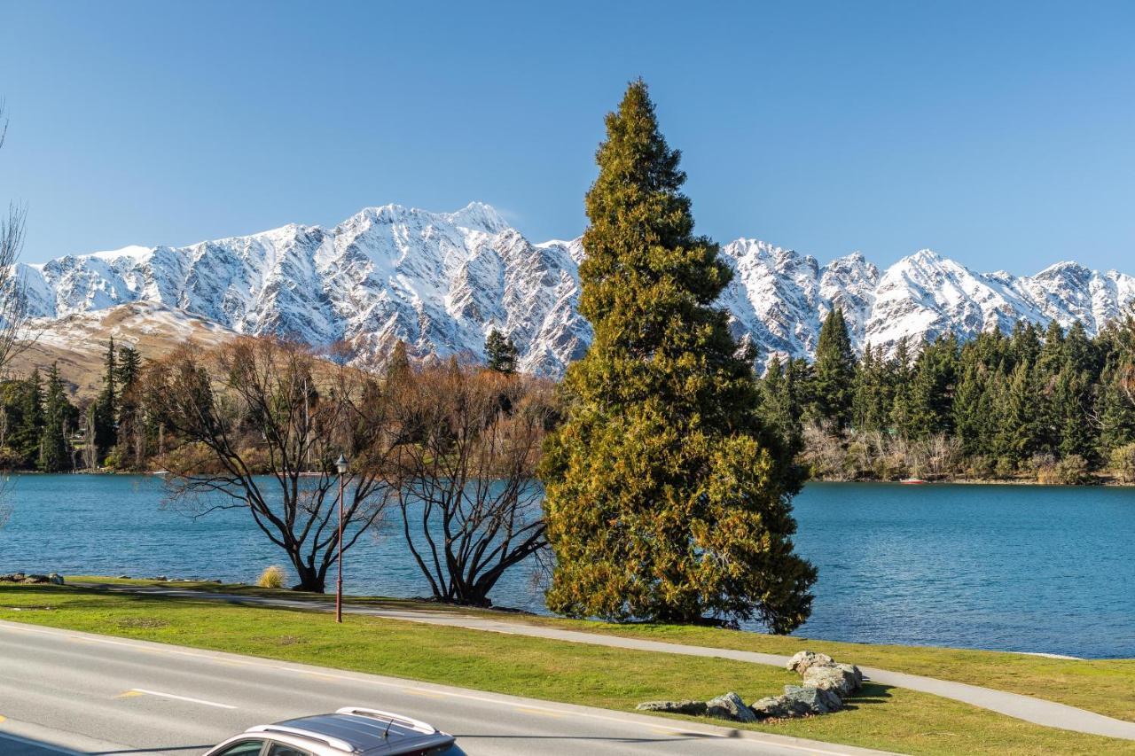 Tahuna Lakefront Luxury, Location *