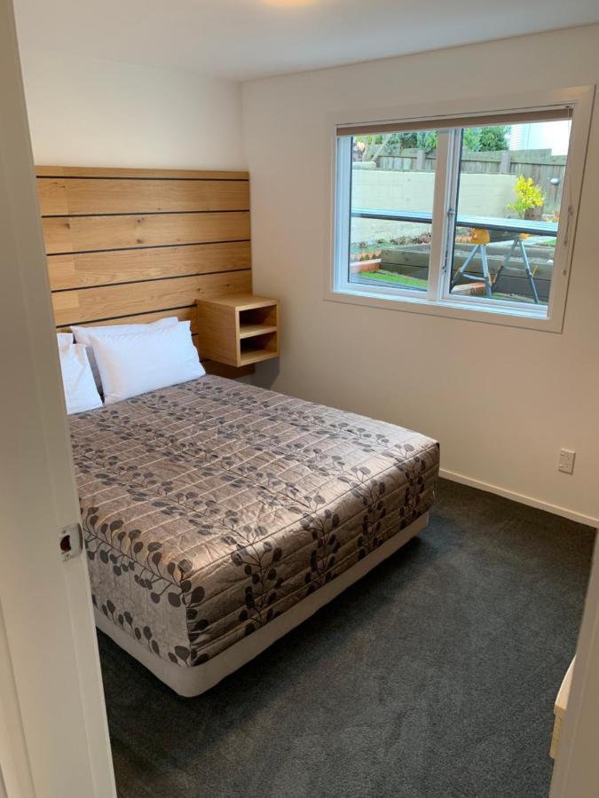Comfortable 2 Bedroom Unit- Very Close To Town!