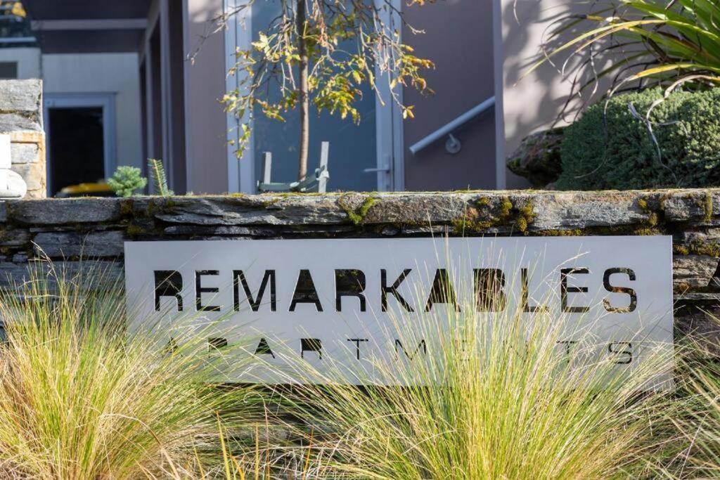 Remarkable Lakeview Two Bedroom